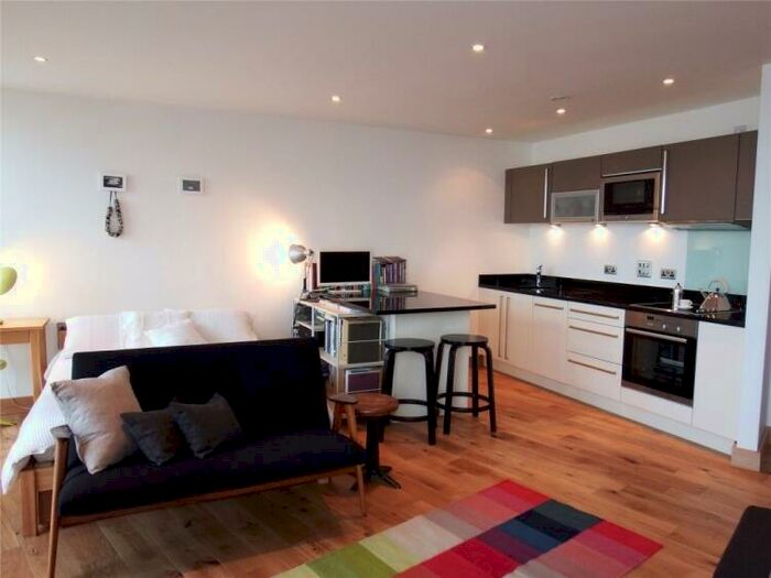 Apartment To Rent In Candle House Wharf Approach Leeds, LS1