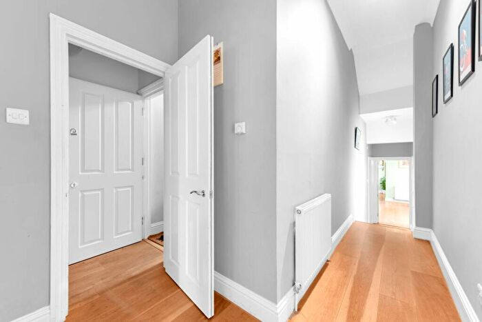 2 Bedroom Flat For Sale In Westcombe Hill, London, SE3