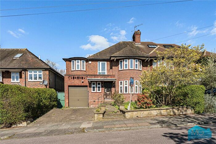 5 Bedroom Semi-Detached House For Sale In Hillcrest Gardens, London, N3