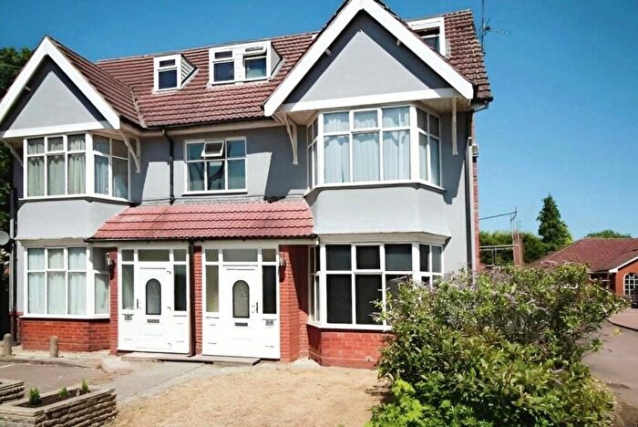 2 Bedroom Flat To Rent In Spies Lane, Halesowen, West Midlands, B62