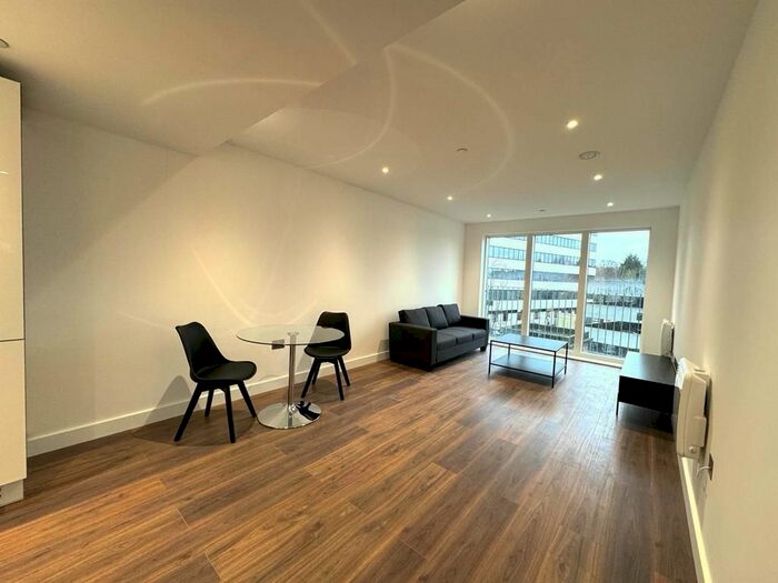 1 Bedroom Flat To Rent In Market Street, Bracknell, RG12