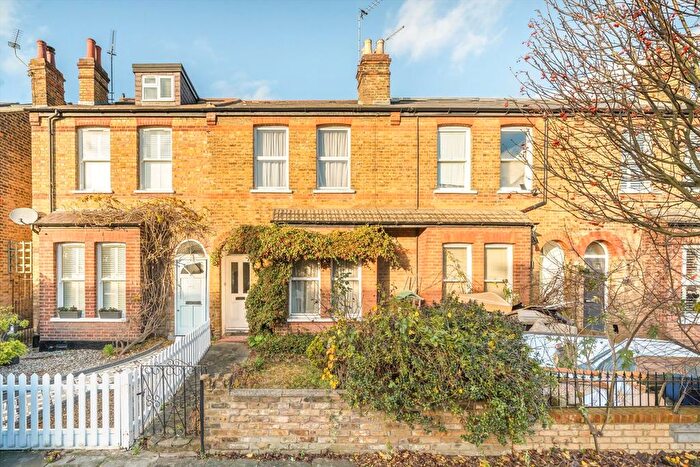 3 Bedroom Property For Sale In Sunderland Road, Northfields, W5