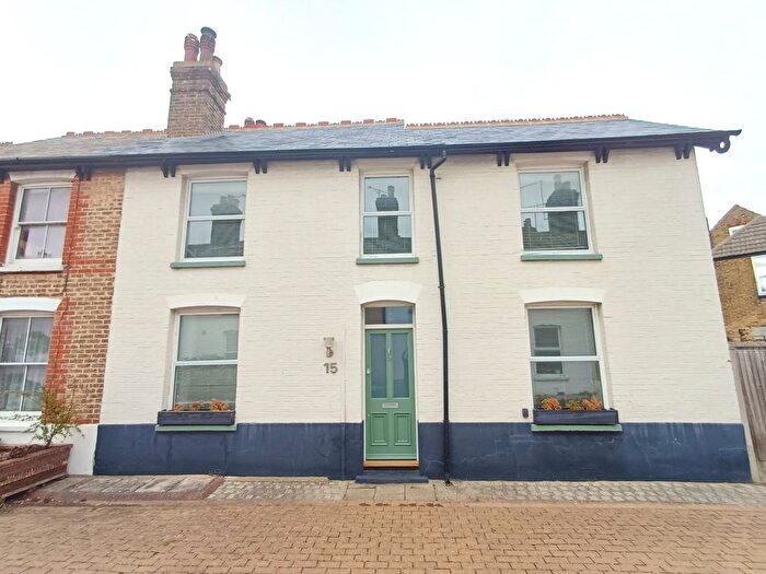 3 Bedroom Semi Detached House To Rent In Fountain Street, Whitstable, Kent, CT5