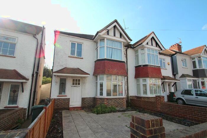 1 Bedroom Flat To Rent In Amherst Crescent, Hove, BN3