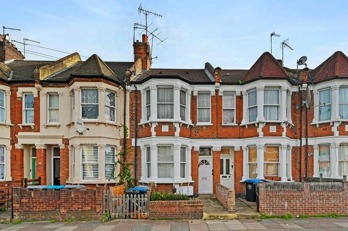 1 Bedroom Flat To Rent In Sandringham Road, London, NW2