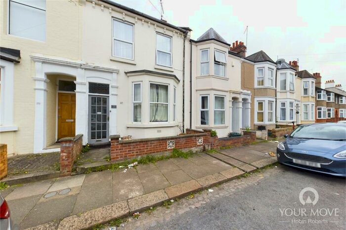 5 Bedroom House To Rent In Lutterworth Road, Northampton, NN1