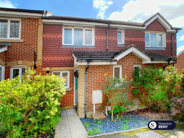 2 Bedroom Property To Rent In Strathcona Gardens, Knaphill, Woking, GU21