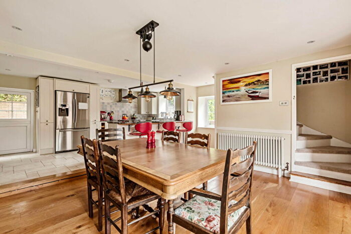 4 Bedroom Detached House For Sale In Picket Piece, Andover, SP11