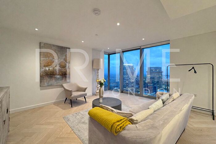 2 Bedroom Flat For Sale In Landmark Pinnacle, Marsh Wall, Canary Wharf, E14