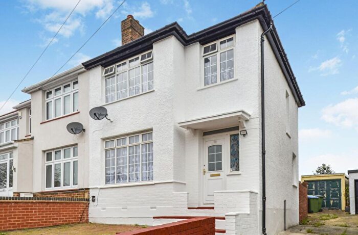 3 Bedroom Semi-Detached House To Rent In Duncroft, London, SE18