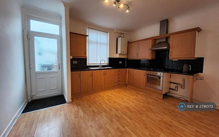2 Bedroom Terraced House To Rent In Dashwood Road, Manchester, M25