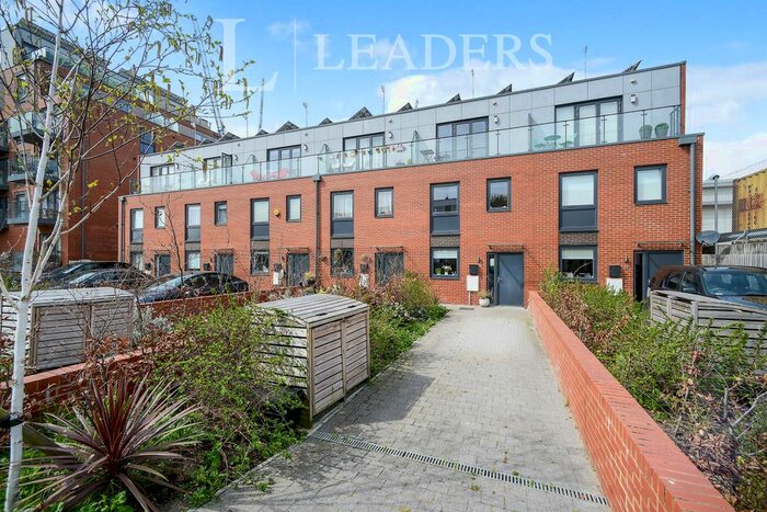 3 Bedroom Terraced House To Rent In Goldstone Lane, Hove, BN3