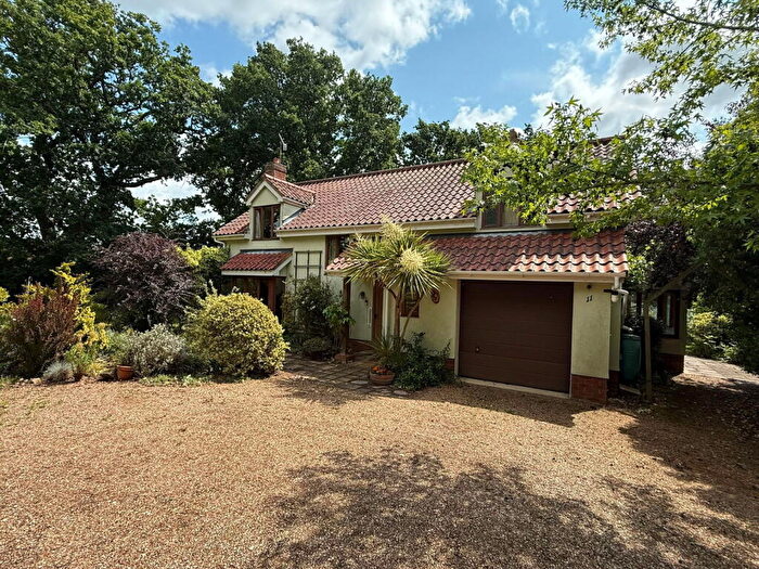 3 Bedroom Chalet For Sale In Melton, Nr Woodbridge, Suffolk, IP12
