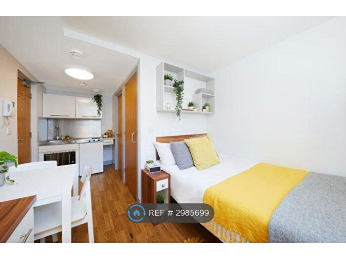Studio To Rent In St James St, Portsmouth, PO1