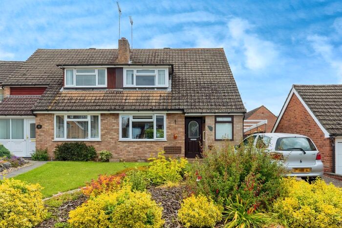 3 Bedroom Semi-Detached House For Sale In Rivershill, Watton At Stone, Hertford, SG14