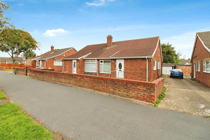 2 Bedroom Semi-Detached Bungalow For Sale In Compass Road, Hull, HU6