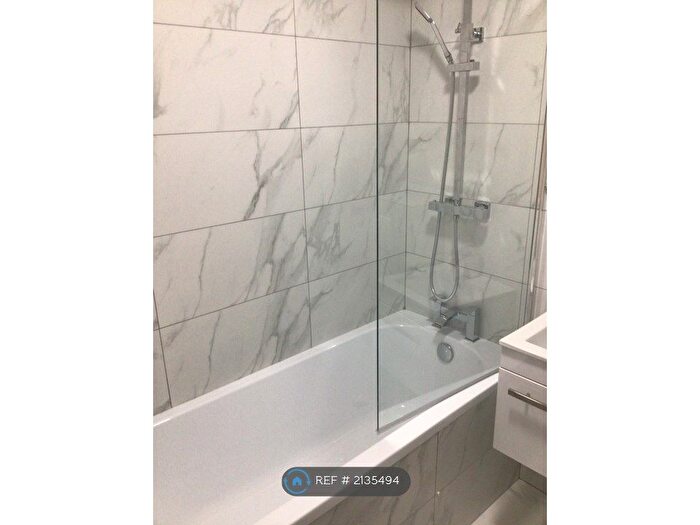 1 Bedroom Flat To Rent In Limefield Court, Salford, M7