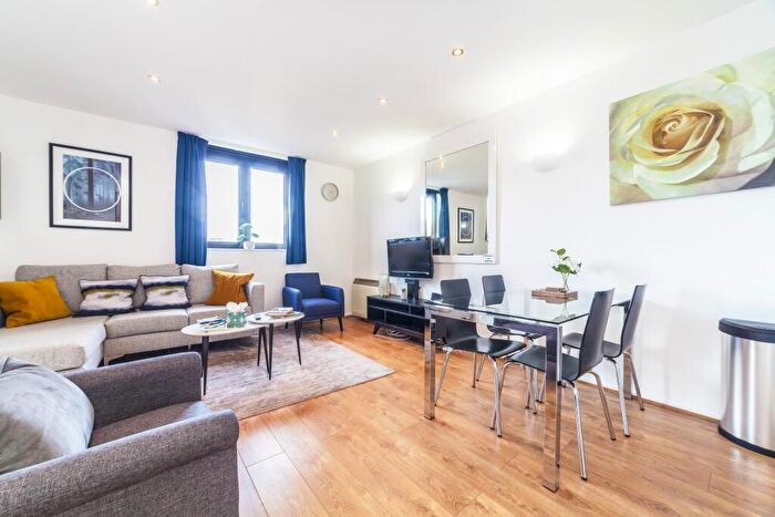 3 Bedroom Flat To Rent In Point West, Cromwell Road, London, SW7
