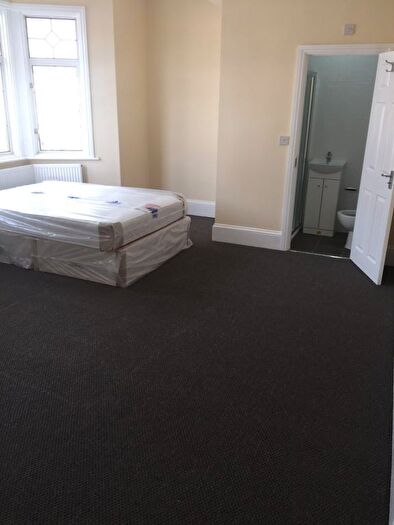 2 Bedroom Terraced House To Rent In Sunnyside Road, Ilford, IG1