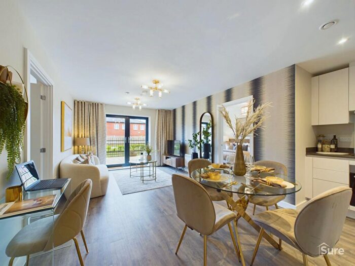 2 Bedroom Flat To Rent In Erasmus Drive, Strutt House, DE1