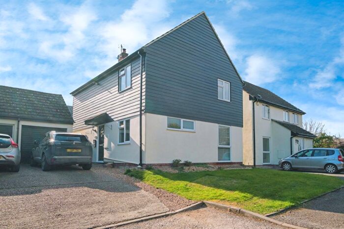 4 Bedroom Detached House For Sale In Markby Close, Duxford, Cambridge, CB22