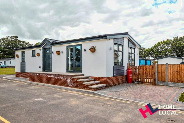 2 Bedroom Bungalow For Sale In Oakleigh Residential Park, Clacton Road, Weeley, CO16