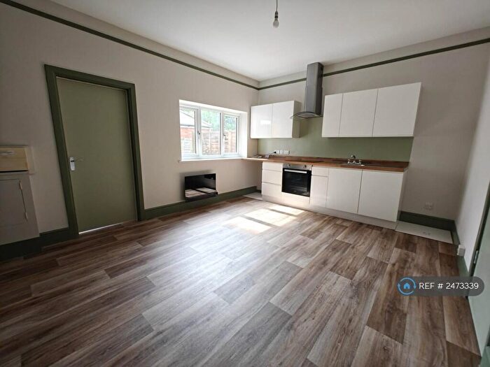 2 Bedroom Flat To Rent In Carysfort Road, Bournemouth, BH1