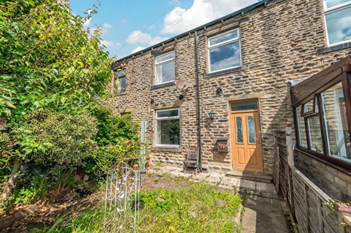 3 Bedroom Terraced House For Sale In Station Terrace, Skelmanthorpe, HD8