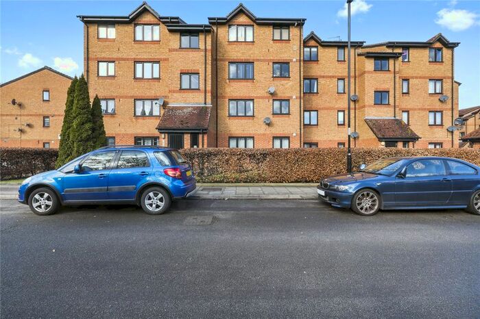 Studio To Rent In Glenville Grove, Deptford, London, SE8