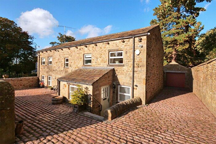 4 Bedroom Detached House For Sale In Carla Beck Barn, Carla Beck Lane, Carleton, Skipton, BD23