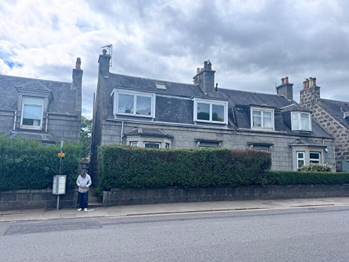 2 Bedroom Flat For Sale In First Floor Flat, Powis Terrace, Aberdeen, Aberdeen City, AB25