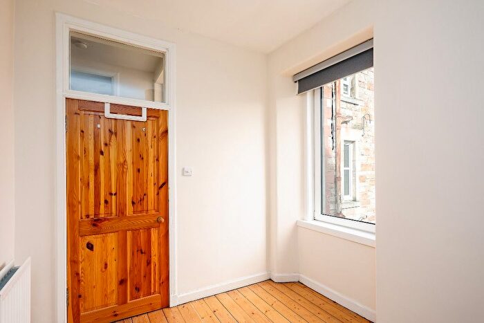 1 Bedroom Flat To Rent In Smithfield Street, Gorgie, Edinburgh, EH11