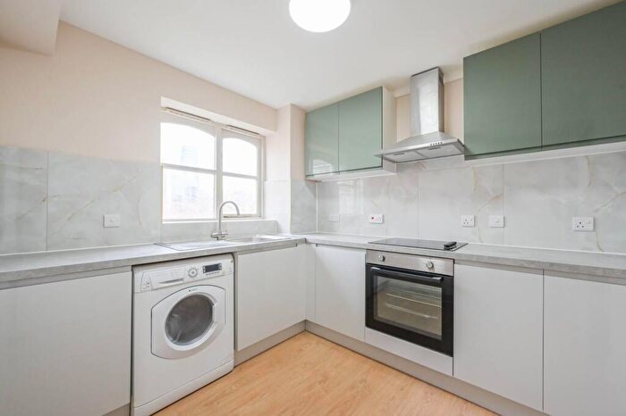 2 Bedroom Flat For Sale In Wheat Sheaf Close, Isle Of Dogs, London, E14