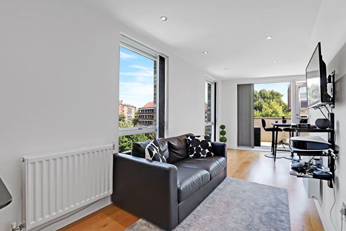 1 Bedroom Flat To Rent In Severin Court, East Street, SE17