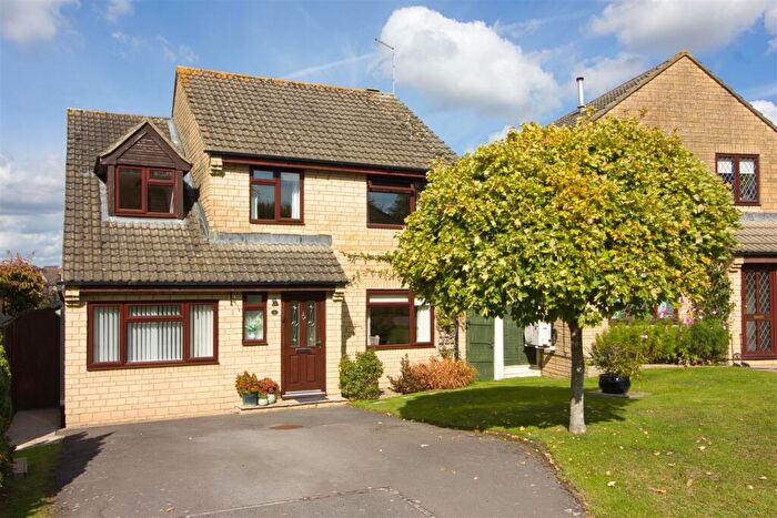 4 Bedroom House For Sale In Elmer Close, Malmesbury, SN16