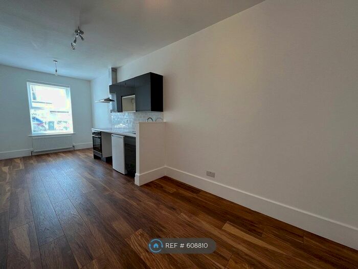 1 Bedroom Flat To Rent In Cowper Street, Hove, BN3