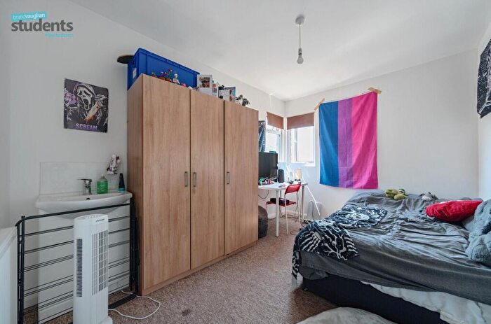 1 Bedroom Detached House To Rent In Bevendean Crescent, Brighton, East Sussex, BN2