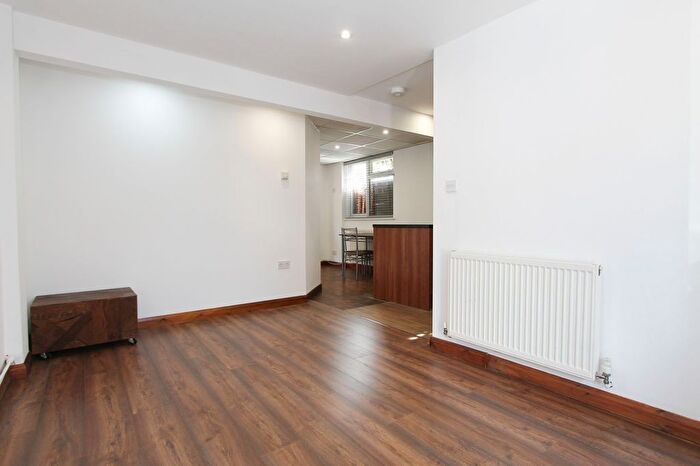 1 Bedroom Studio To Rent In Allenby Road, Southall, UB1