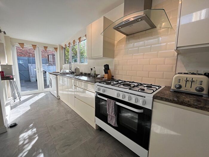 4 Bedroom Property To Rent In William Street, Weymouth, DT4