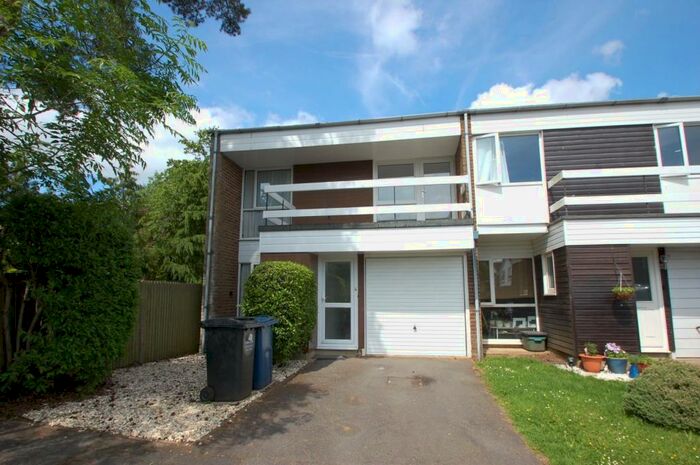 3 Bedroom End Of Terrace House To Rent In Milton Lawns, Amersham, Buckinghamshire, HP6