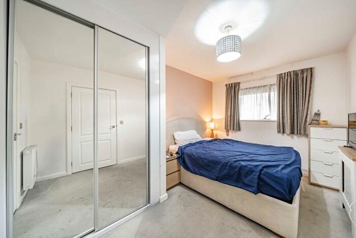 2 Bedroom Flat To Rent In Bedford Road, Clapham, SW4