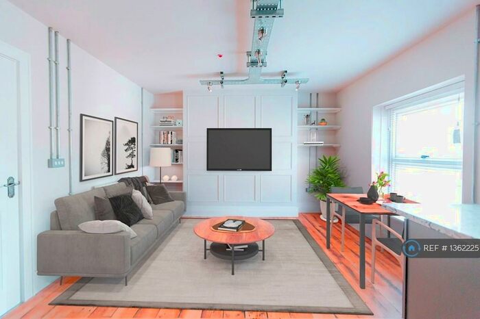 1 Bedroom Flat To Rent In Bridge Street, Newport, NP20