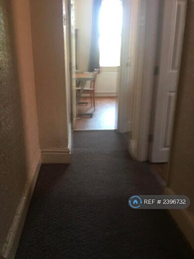 5 Bedroom Terraced House To Rent In Longford Place, Manchester, M14