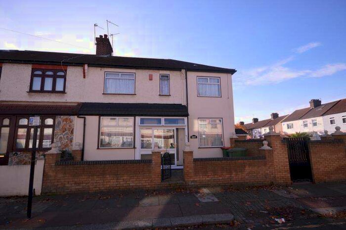 6 Bedroom Terraced House To Rent In Stokes Road, East Ham, London, E6