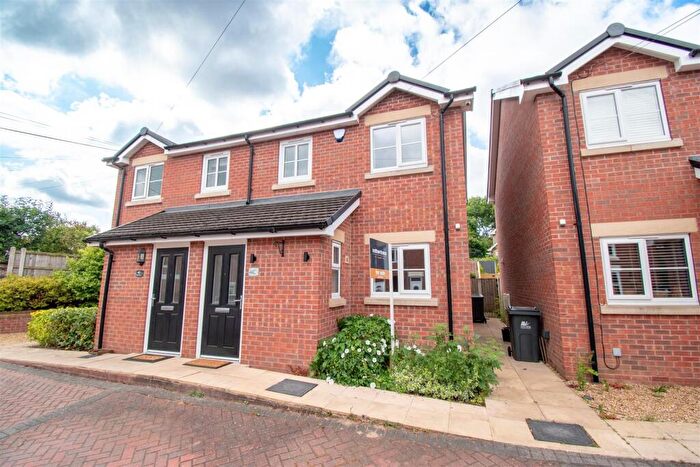 3 Bedroom Semi-Detached House For Sale In Moss Lane, Ripley, DE5
