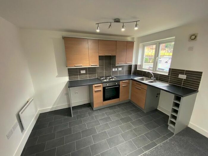1 Bedroom Flat To Rent In Sims Close, Ramsbottom BL0