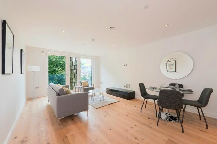 2 Bedroom Flat To Rent In Palace View, Lambeth, London, SE1