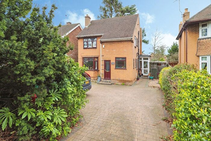 4 Bedroom Detached House For Sale In Russell Drive, Wollaton, Nottingham, NG8
