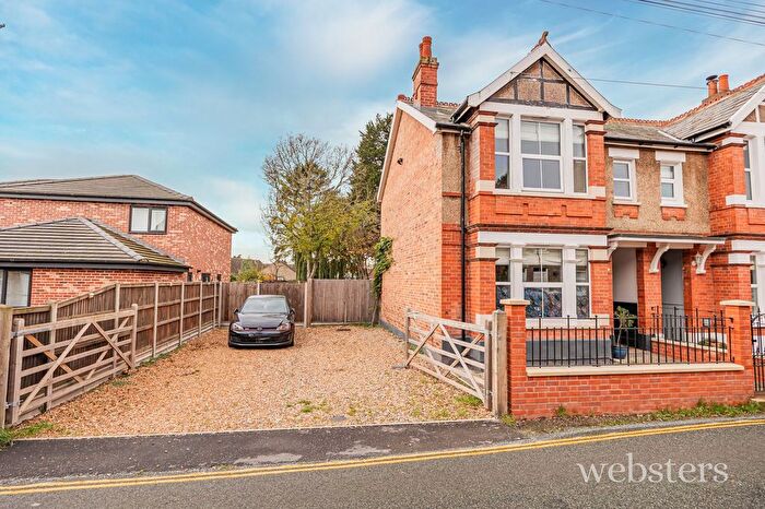 3 Bedroom Semi-Detached House For Sale In New North Road, Attleborough, NR17