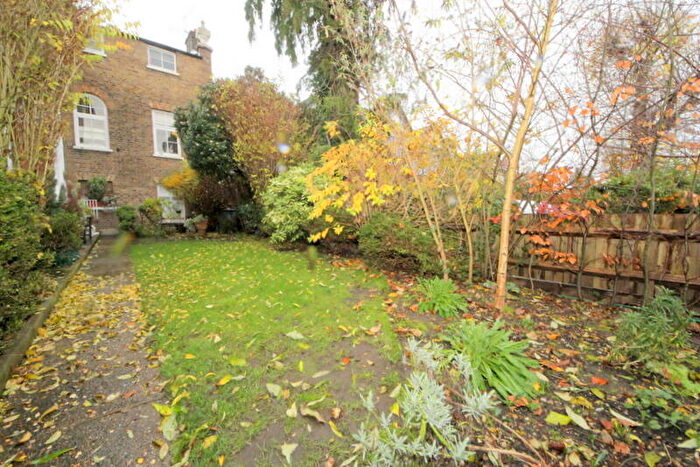 2 Bedroom Maisonette To Rent In Vicars Moor Lane, Winchmore Hill, N21